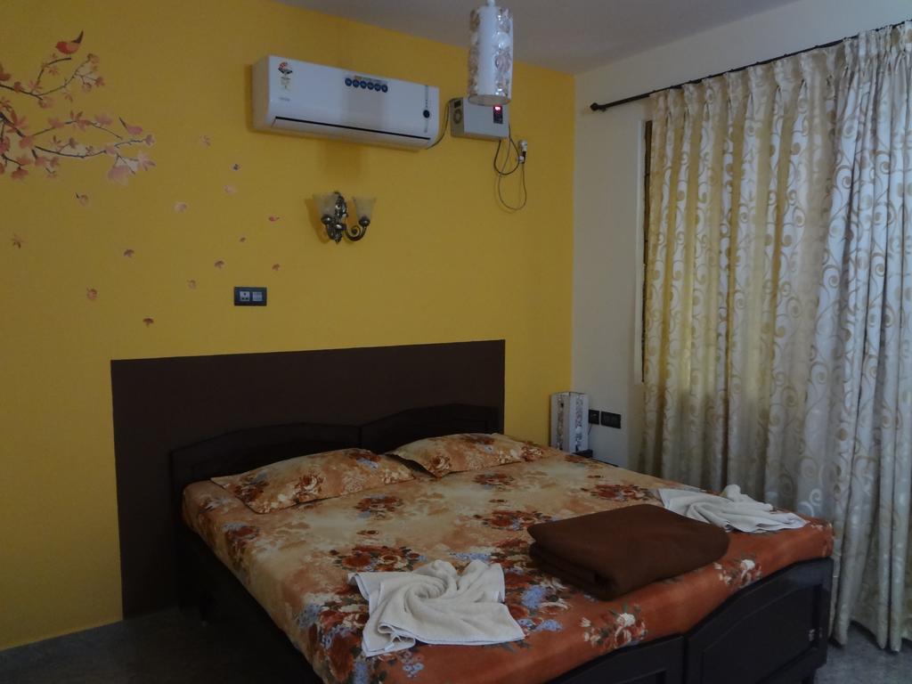 Aurita Holiday Homes Candolim Bagian luar foto